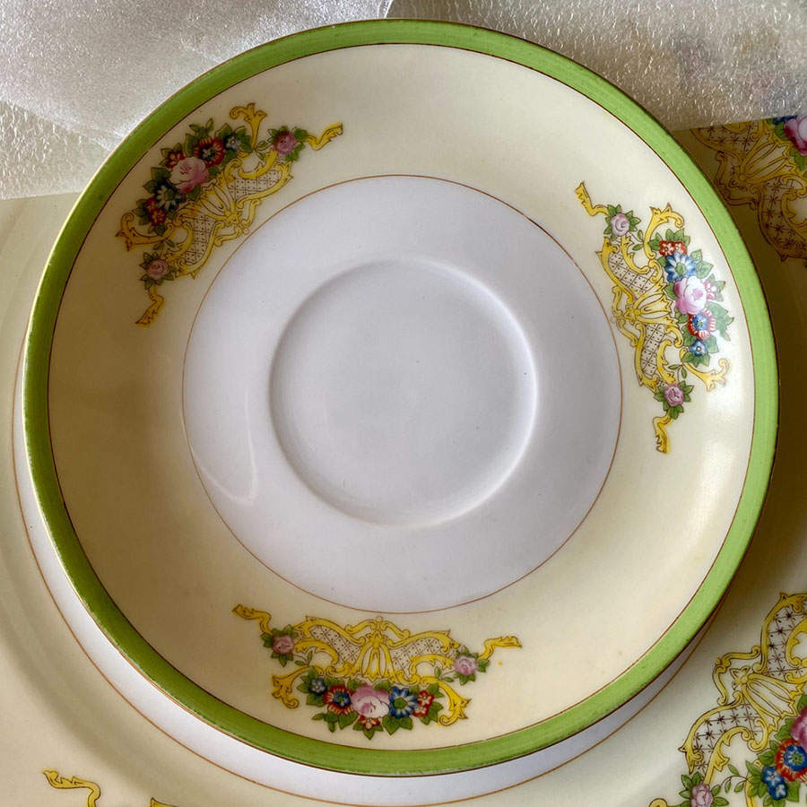 Green Saucer by Meito-1