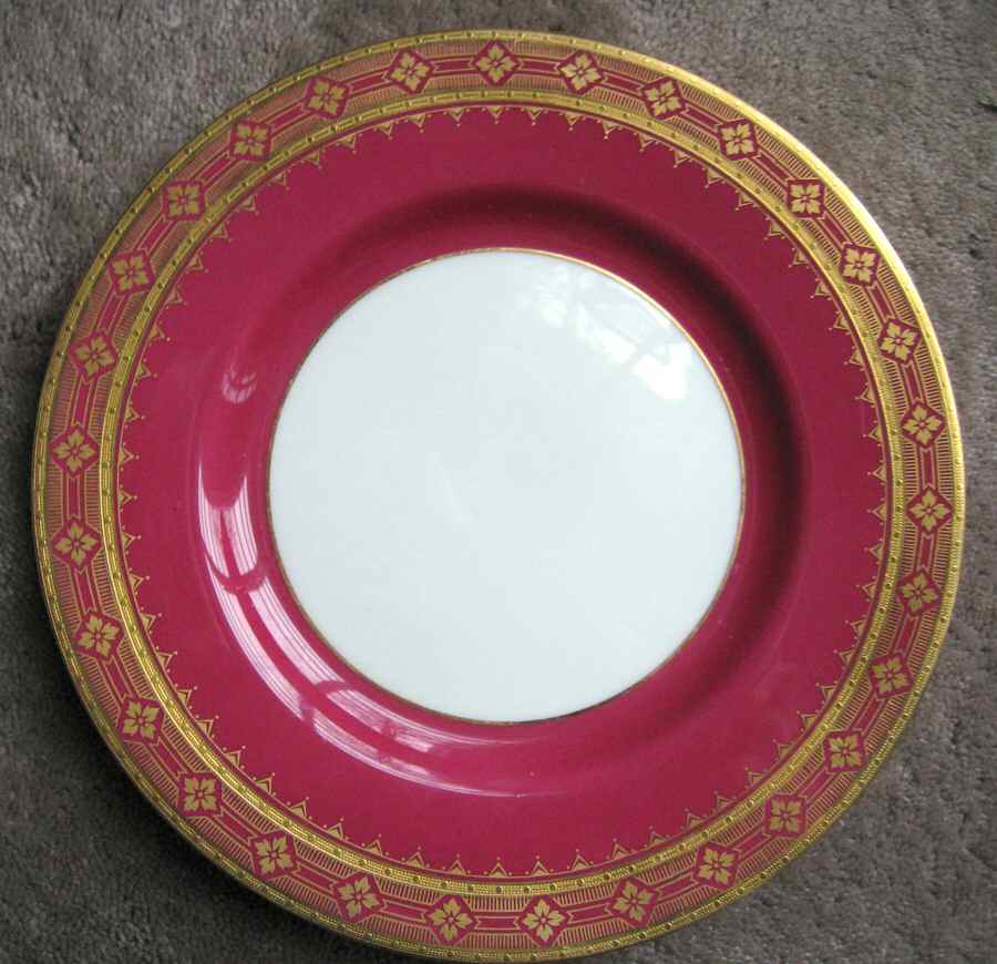 H4134 Maroon Dinner Plate by Minton-1