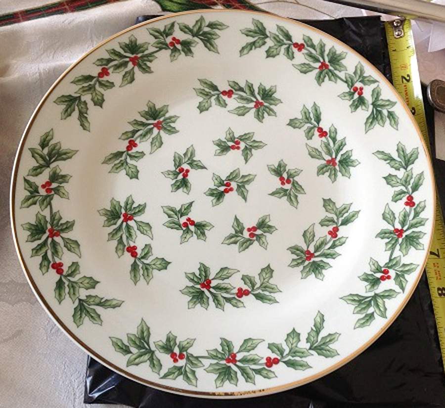 MNM3 Cake Plate by Madison & Max-1