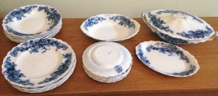Riverton Dinner Plate by J & G Meakin-1