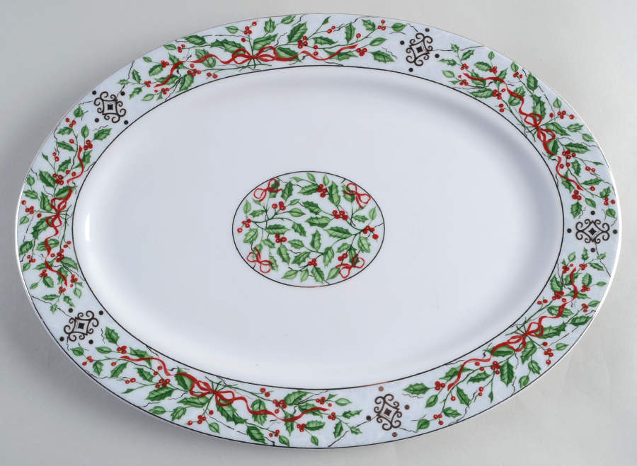 Noel Platinum 14" Oval Serving Platter by Madison & Max-1