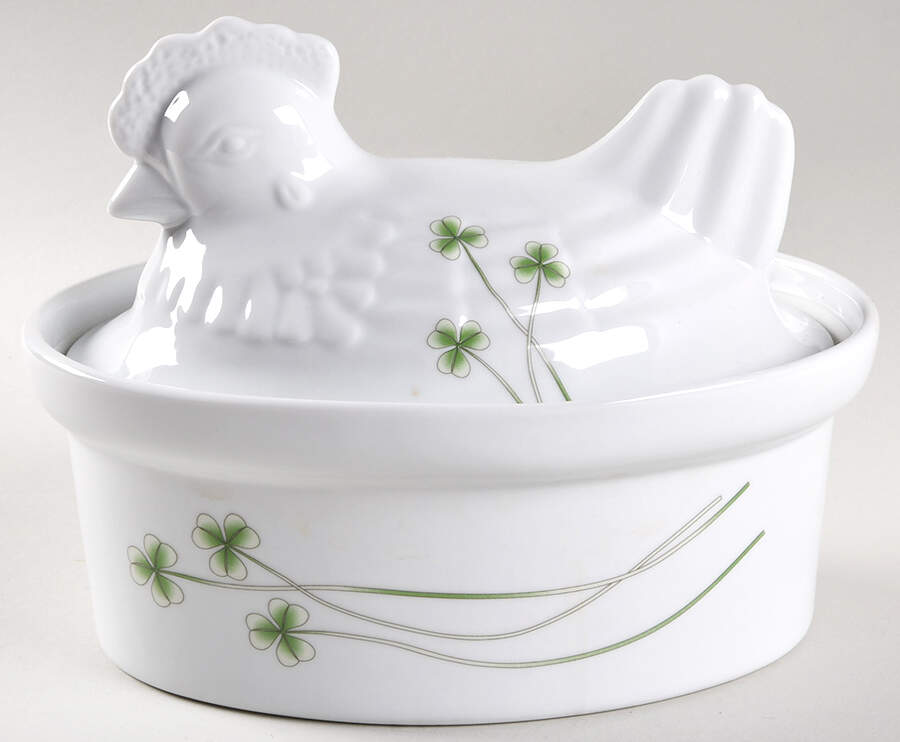 Shamrocks 1.5 Quart Oval Covered Casserole by Marcus Notley-1