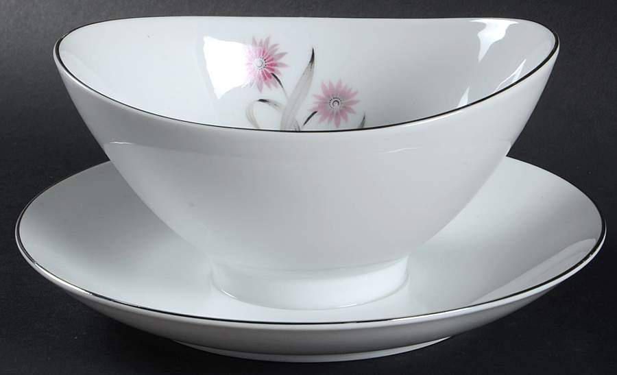 Fieldcrest Gravy Boat with Attached Underplate by Narumi-1