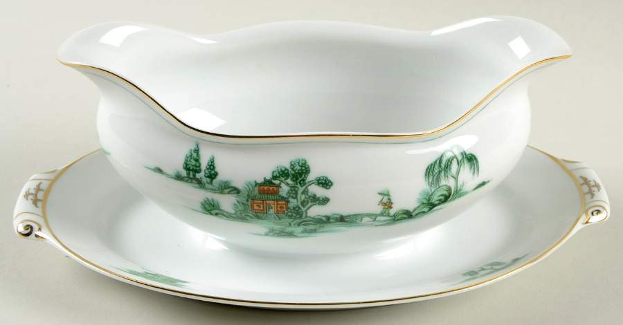 Manchu Gravy Boat with Attached Underplate by Narumi-1