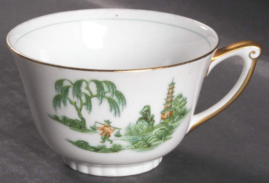 Manchu Footed Cup by Narumi-1