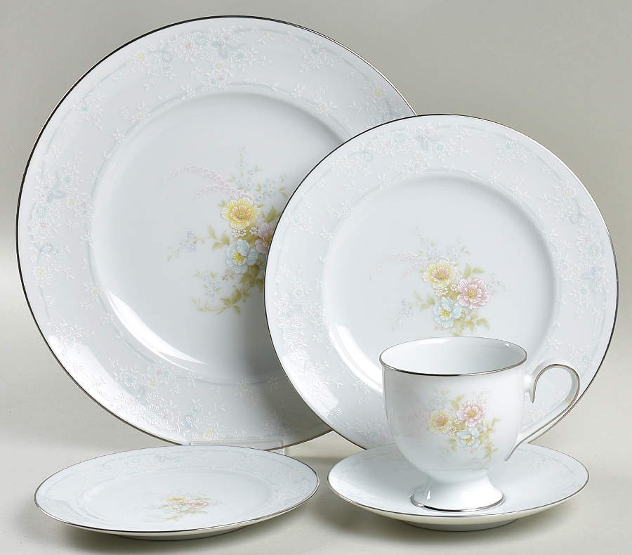 Anticipation 40 Piece Set by Noritake-1