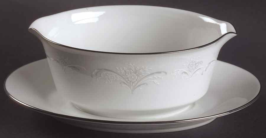 Casablanca Gravy Boat with Attached Underplate by Noritake-1