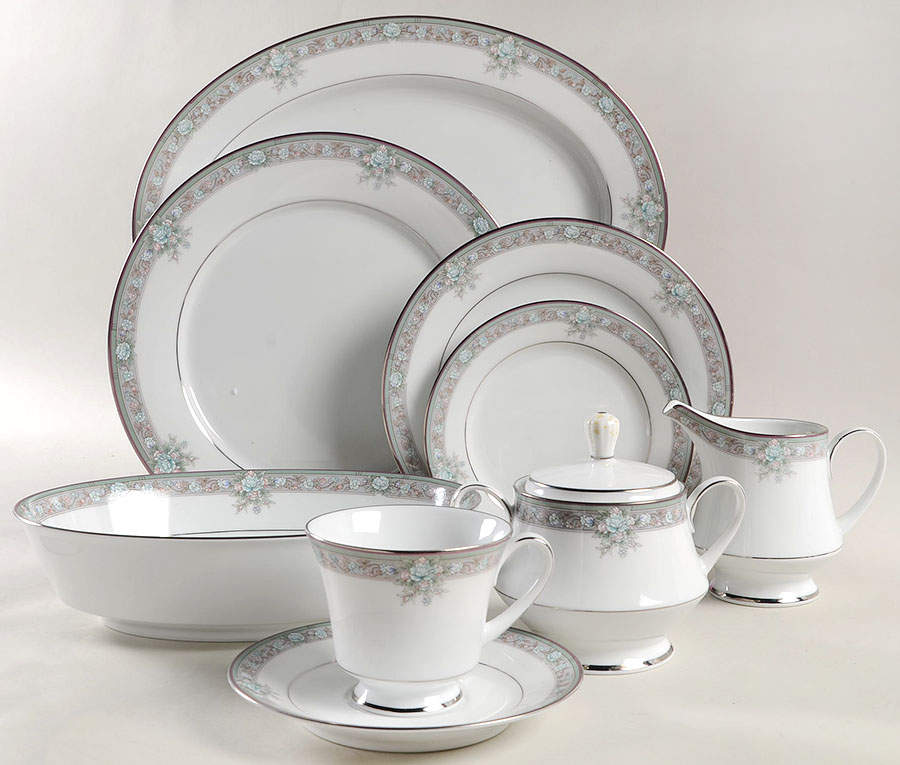 Lunceford 45 Piece Starter Set by Noritake-1