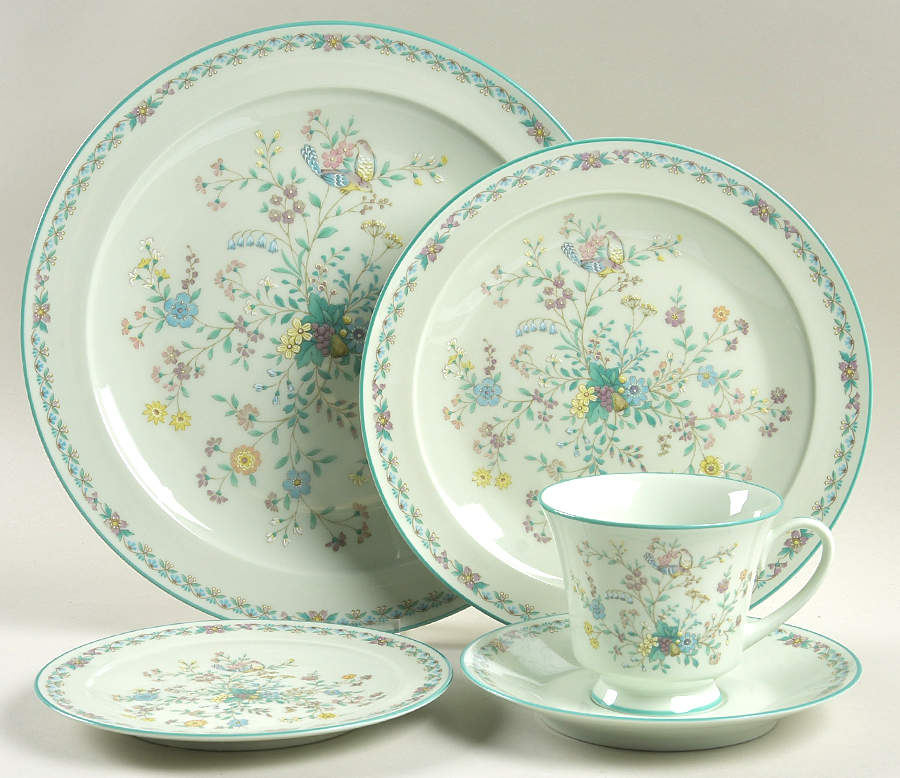 Paradise Green 40 Piece Estate Set by Noritake-1