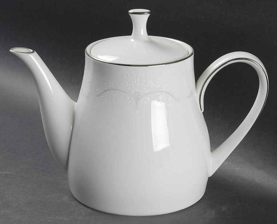 Whitebrook Teapot & Lid by Noritake-1