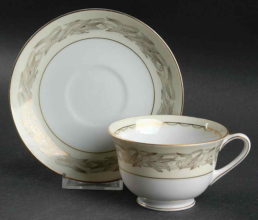 Golden Bantam Footed Cup & Saucer Set by Narumi-1