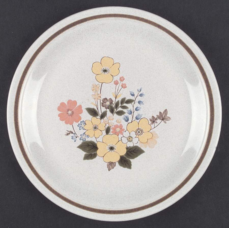 NIK99 Dinner Plate by Nikko-1