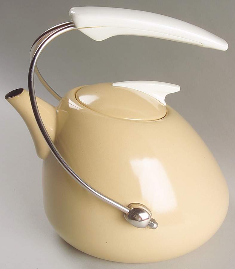 Colorwave Yellow Metal Kettle & Lid by Noritake-1