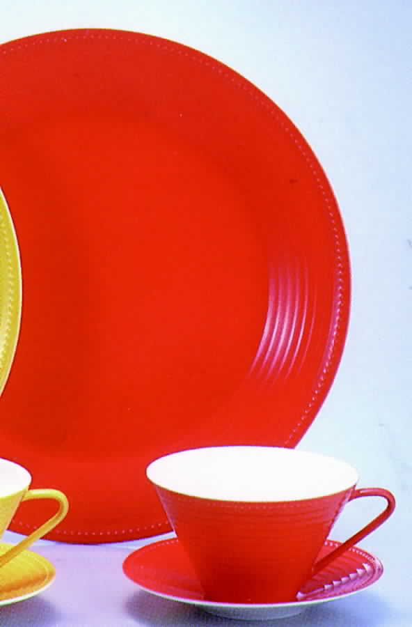 Neo Geo Persimmon Dinner Plate by Nikko-1