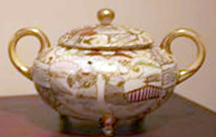 RSU1 Sugar Bowl & Lid by Royal Satsuma-1