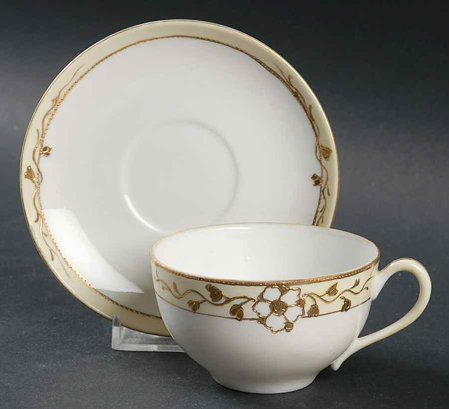 MEI1370 Flat Demitasse Cup & Saucer Set by Meito-1