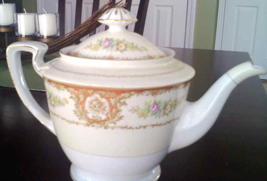N2194 Teapot & Lid by Noritake-1