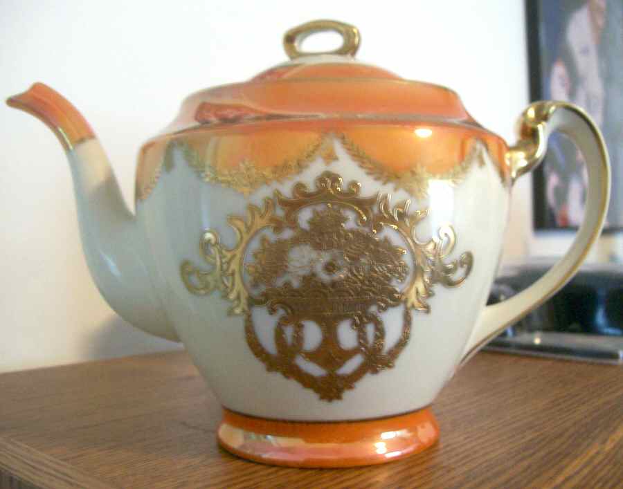 N2818 Teapot & Lid by Noritake-1