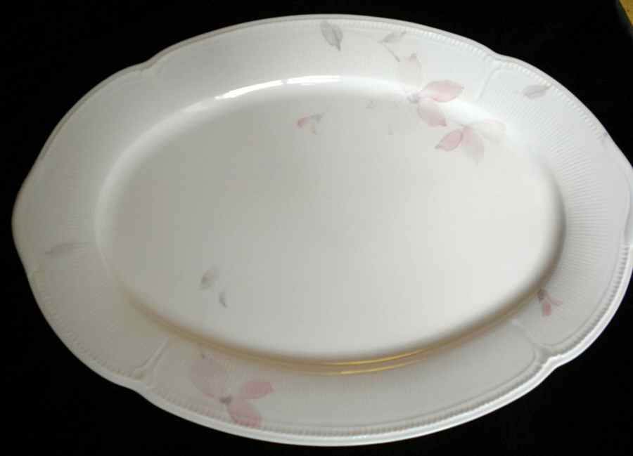 Mysty 14" Oval Serving Platter by Nikko-1