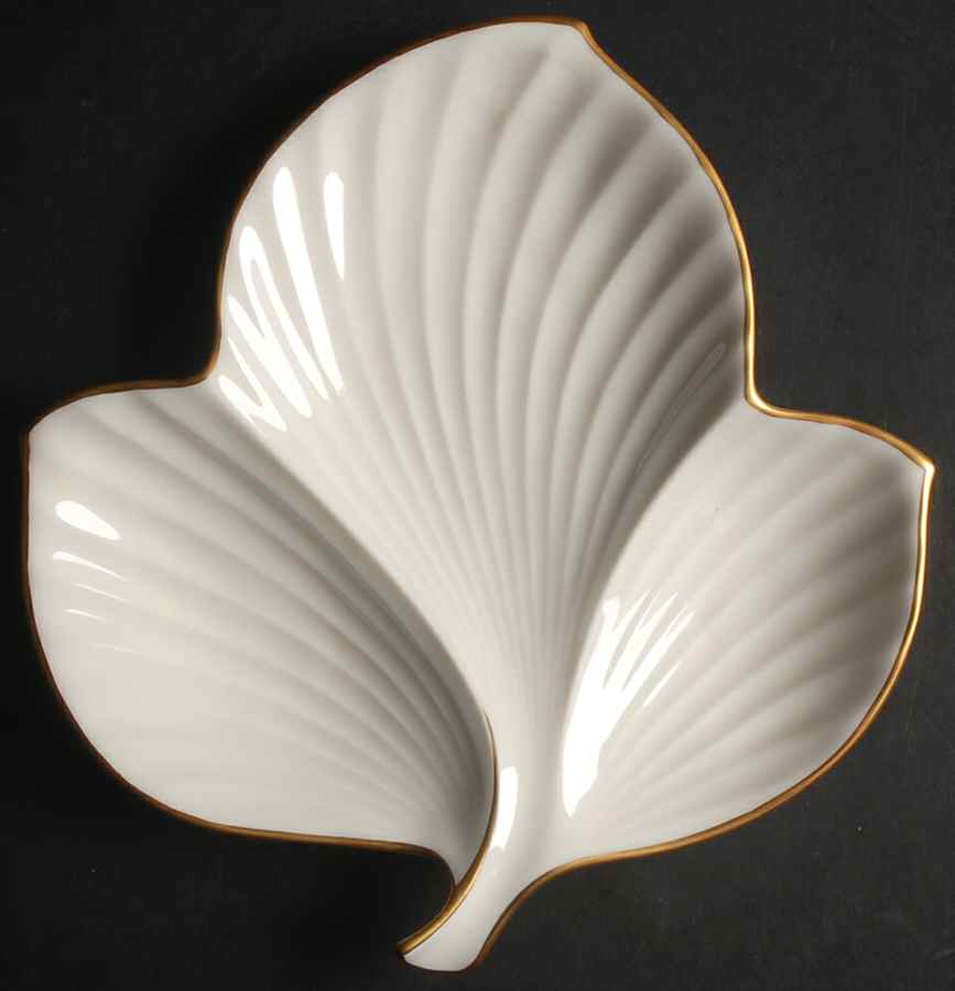 N3893 Leaf Shaped Dish by Noritake-1