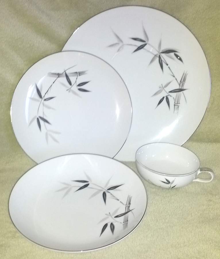 T-1181 Dinner Plate by Nikko-1