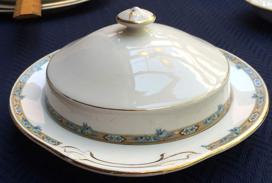 NAI39 Round Covered Butter by National China (USA)-1