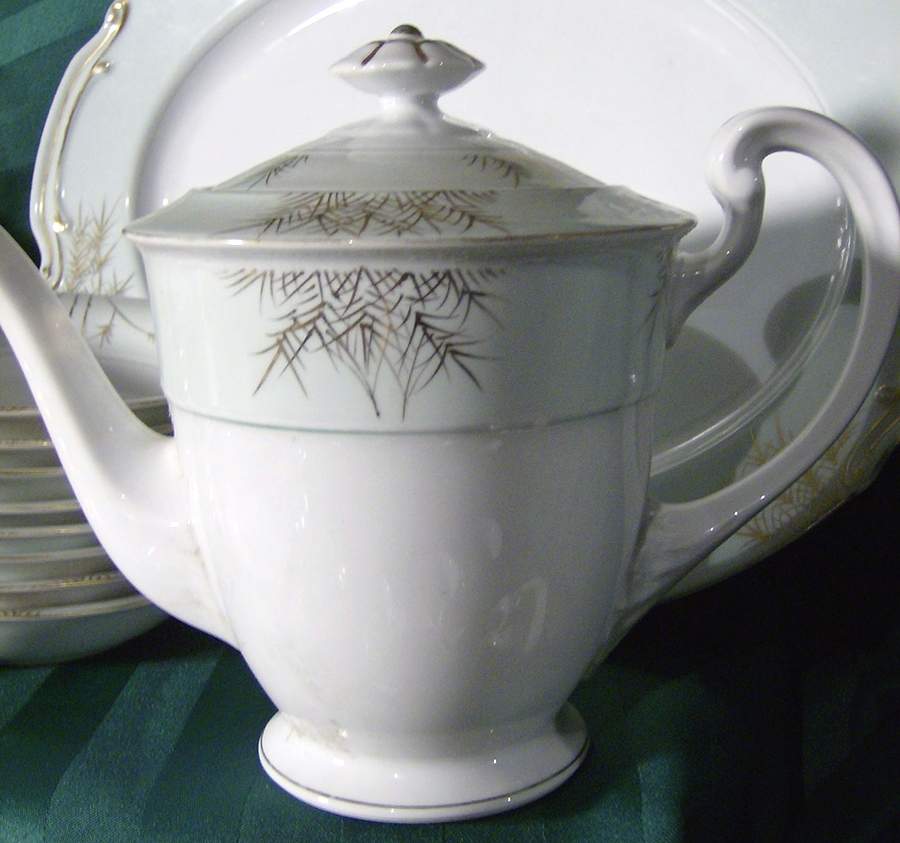 N4346 Teapot & Lid by Noritake-1