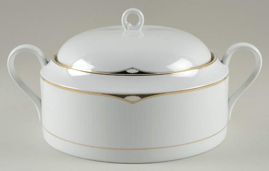 Aegean 2.5 Qt Round Covered Casserole by Oscar De La Renta-1