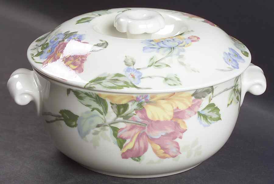 English Tapestry 1 Qt Round Covered Casserole by Oscar De La Renta-1