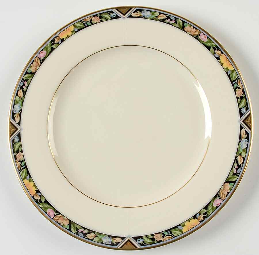Fleur Royale Salad Plate by Oscar De La Renta-1