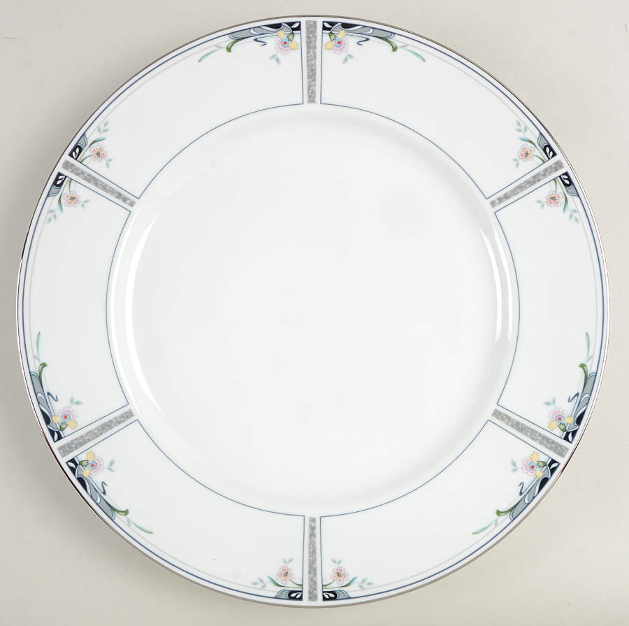 Luxury Garden 12" Chop Plate (Round Platter) by Oscar De La Renta-1