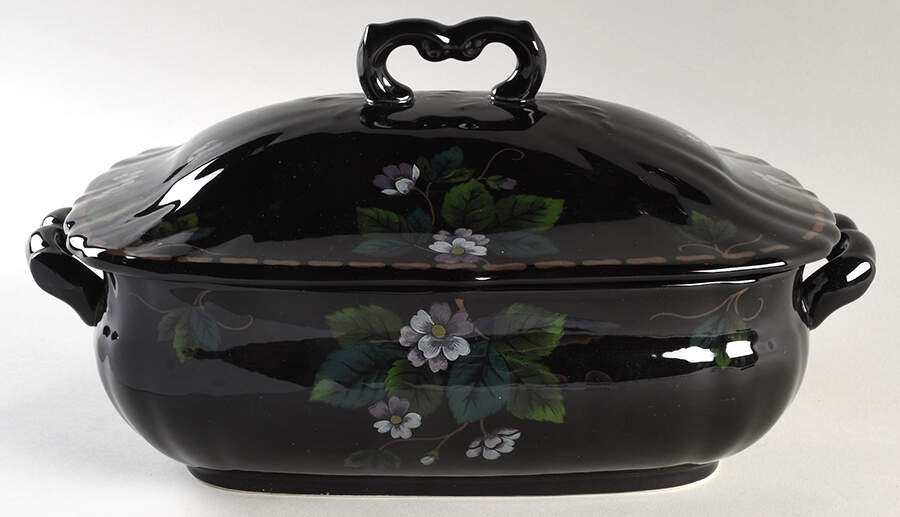 Manor Lane Oval Covered Vegetable by Oscar De La Renta-1