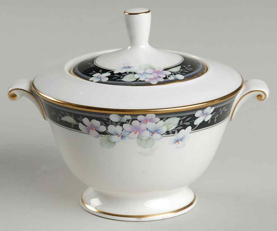 Refinement Black Sugar Bowl & Lid by Oscar De La Renta-1