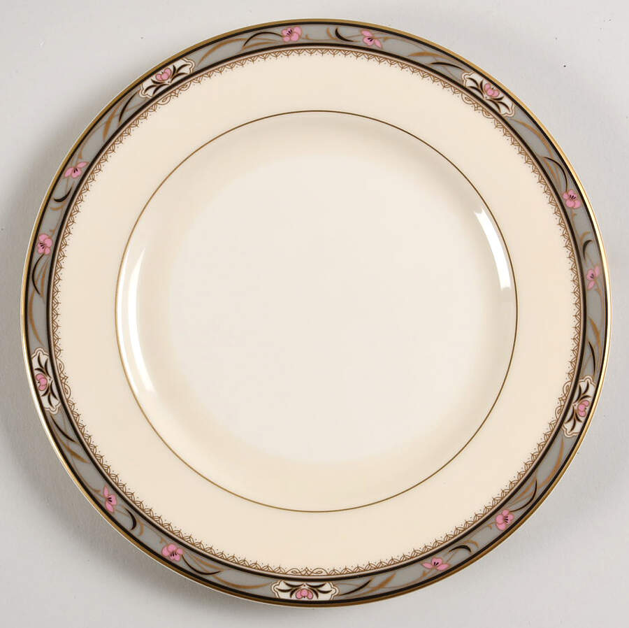Swiss Chateau Salad Plate by Oscar De La Renta-1