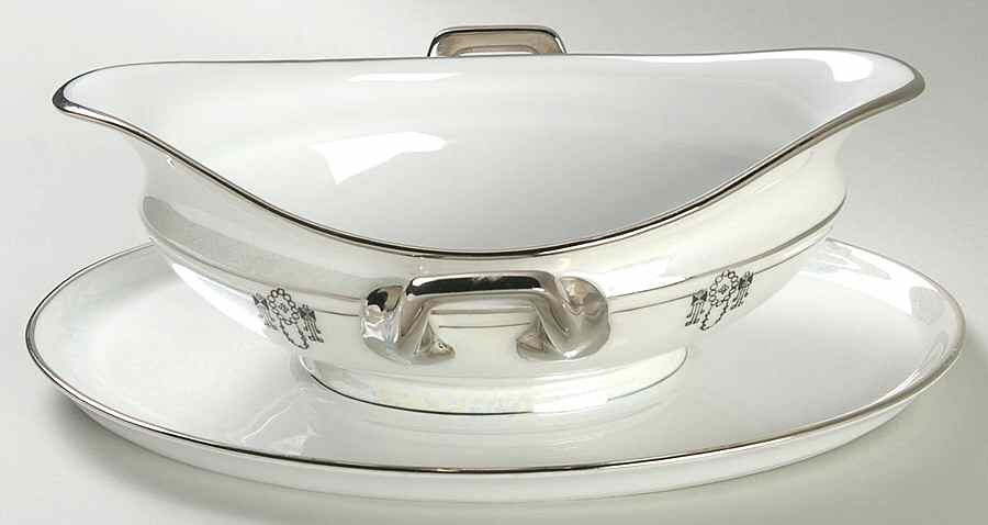 Colonial Gravy Boat with Attached Underplate by Oakland-1
