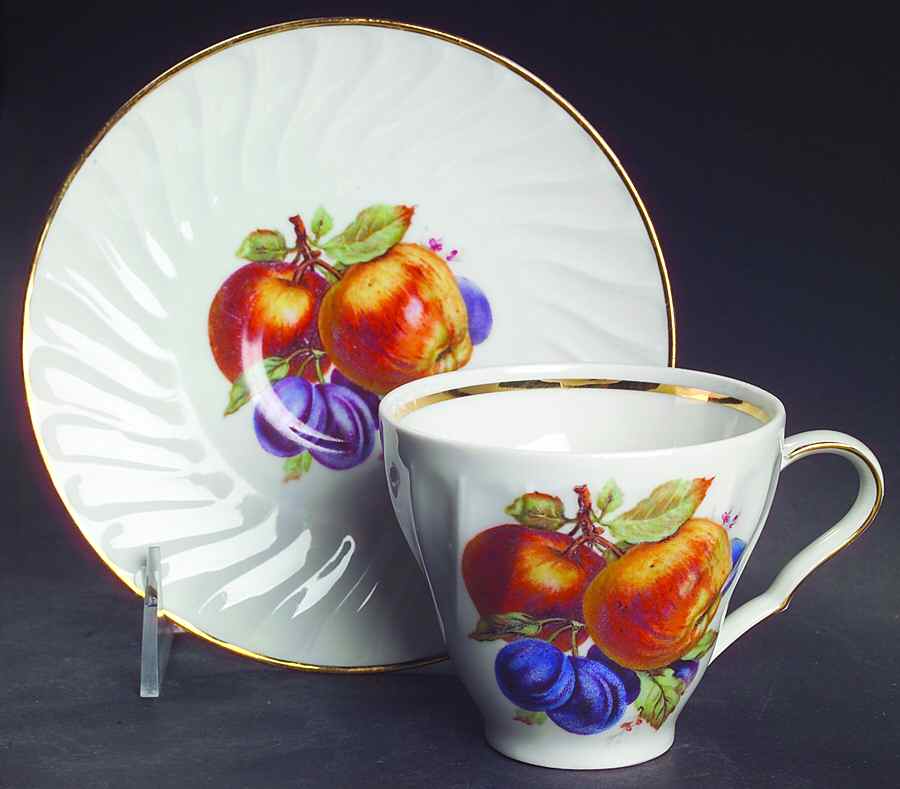 OLU1 Flat Cup & Saucer Set by Old Nuremberg-1