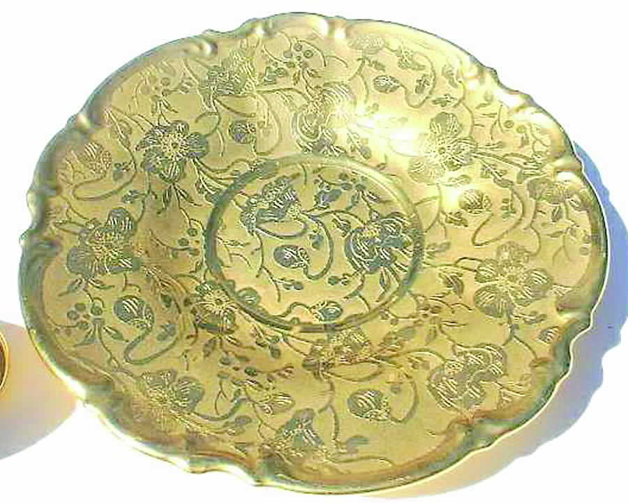 OSN2 Saucer by Osborne (24 K)-1
