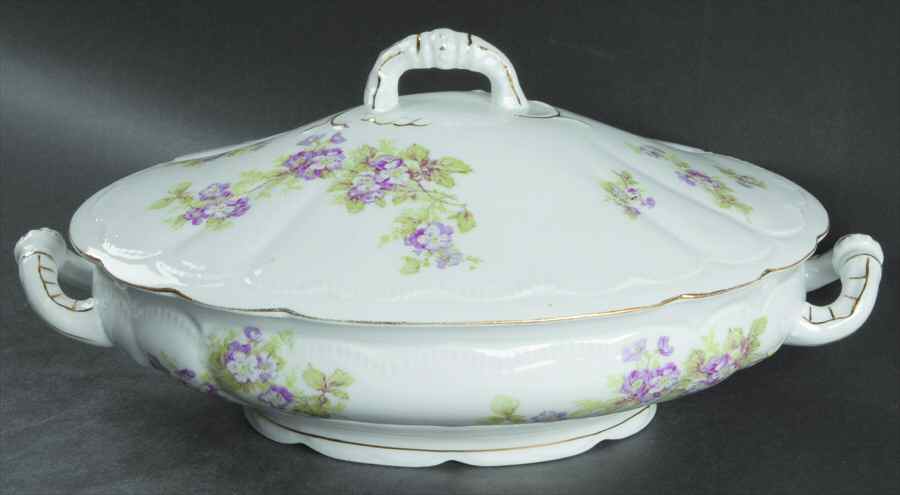 OSG219 Oval Covered Vegetable by Oscar & Edgar Gutherz-1