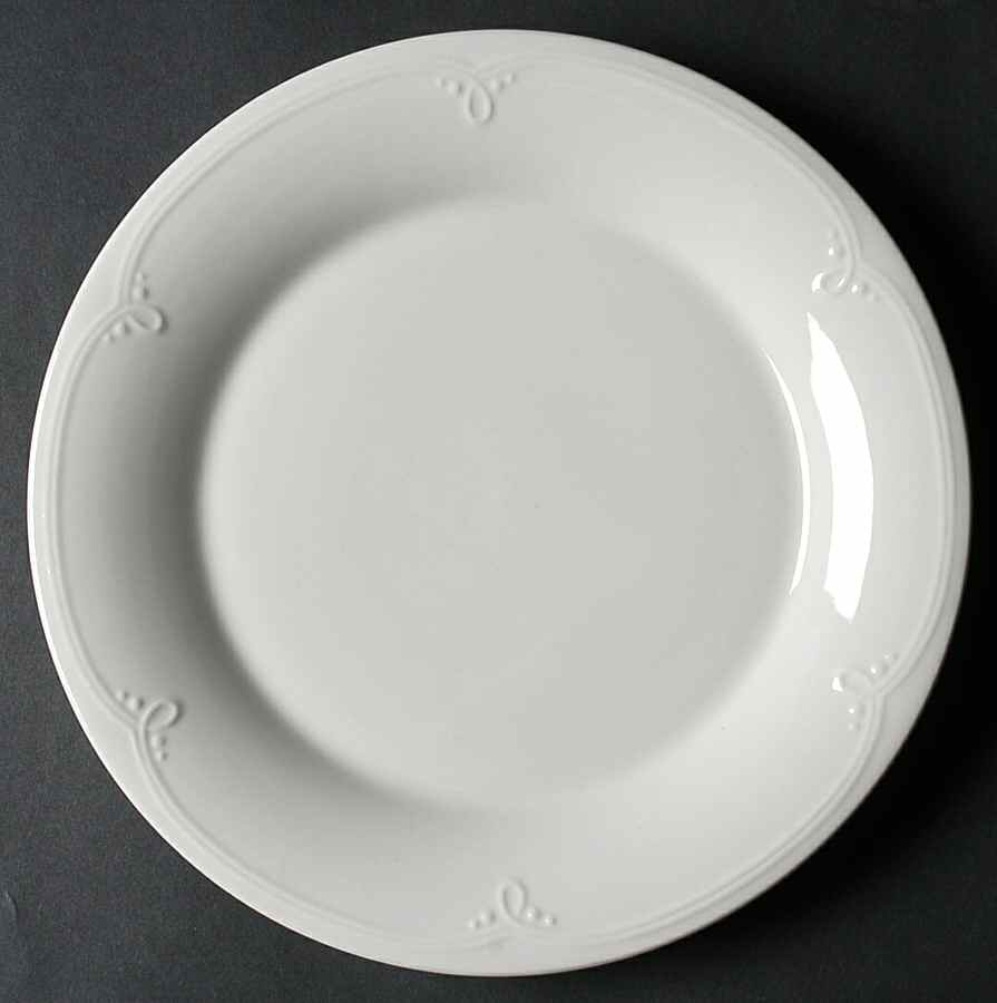 Souffle Dinner Plate by Oneida-1