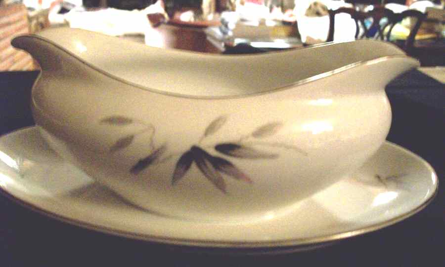 ORT11 Gravy Boat & Underplate by Orient China-1