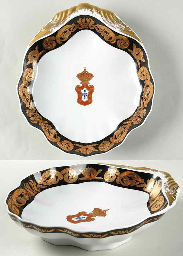 Queen Maria I Large Shell Shaped Dish by Oficina Real-1