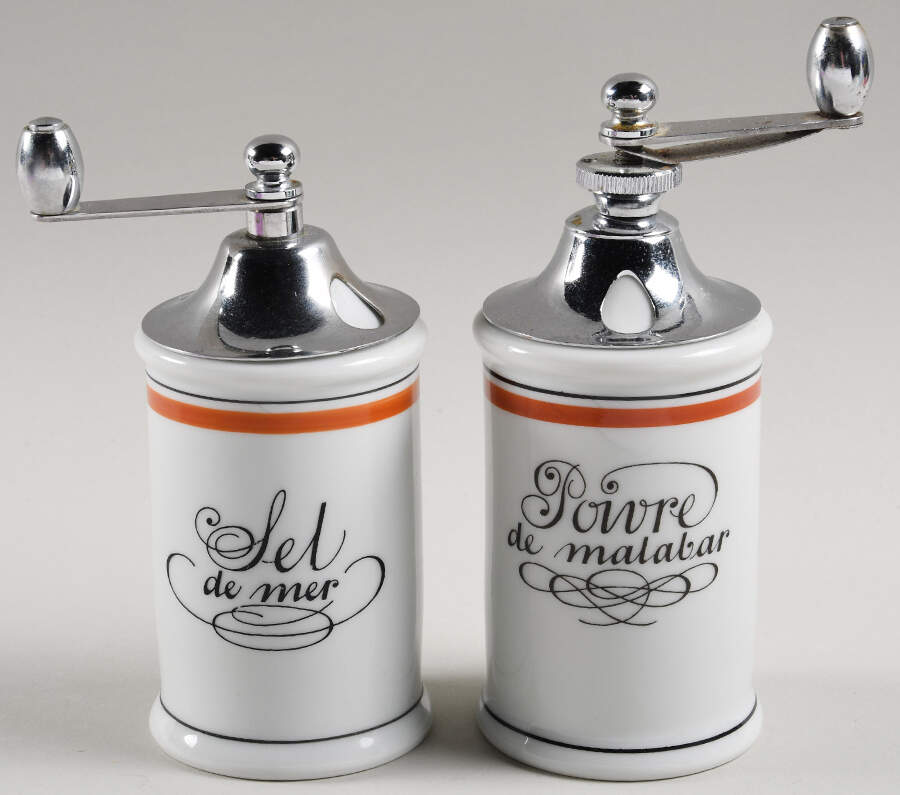 Bistrot Rust Orange Salt Mill & Pepper Mill Set (SALMM1 & PEMM1) by Porcelaine d'Auteuil-1