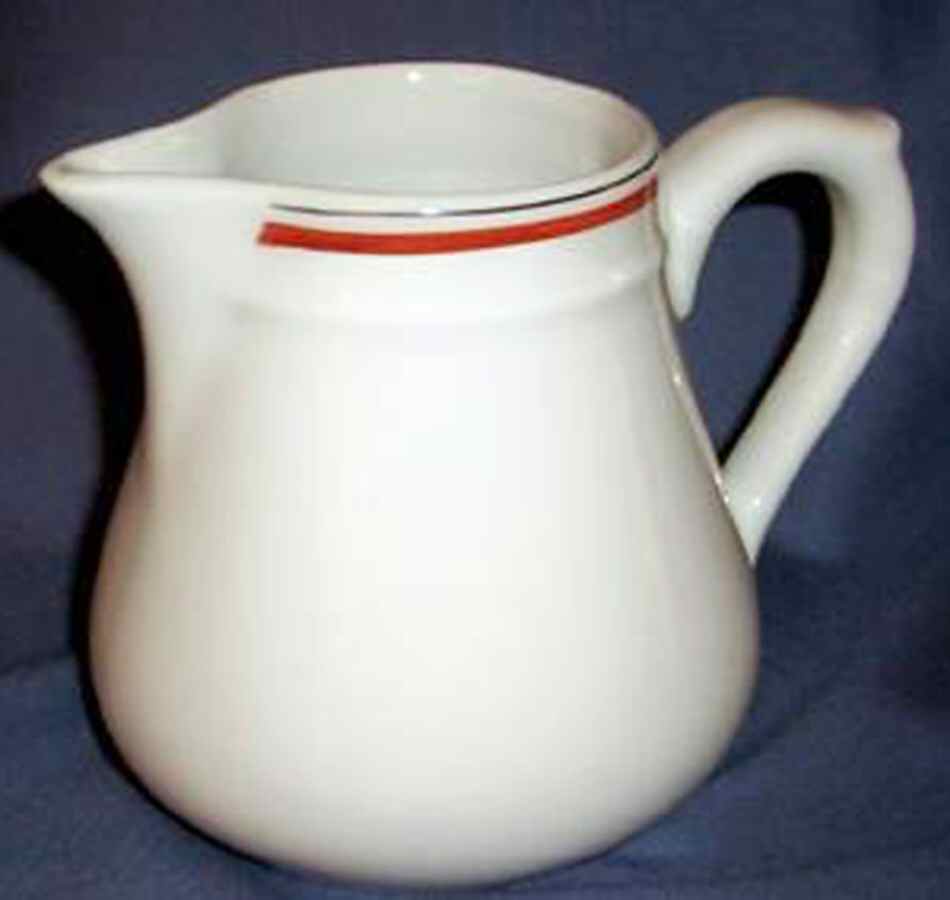 Bistrot Rust Orange Creamer by Porcelaine d'Auteuil-1