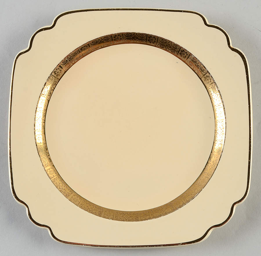 Royal Gold Dessert/Pie Plate by Pearl China -1