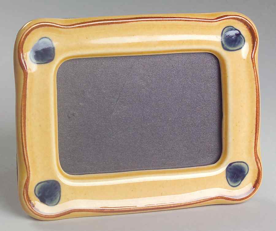 America (Discontinued 1989) Frame-Holds 2.5" X 3.5" by Pfaltzgraff-1