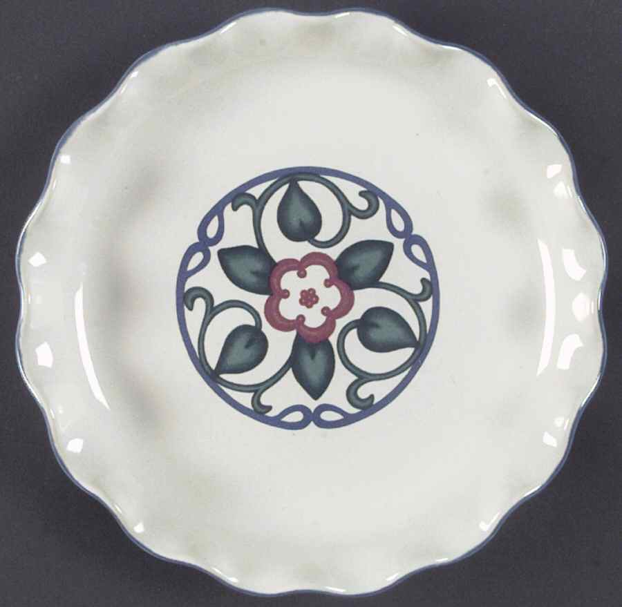 Arbor Vine Fluted Luncheon Plate by Pfaltzgraff-1