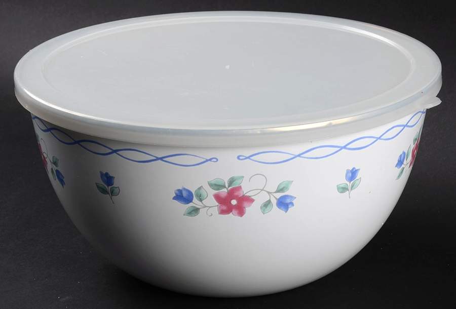 Bonnie Brae 9 5/8" Metal Bowl with Plastic Lid by Pfaltzgraff-1