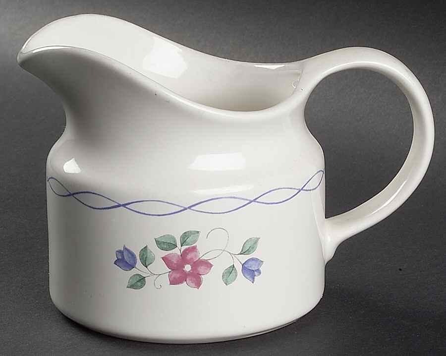 Bonnie Brae Round Gravy Boat by Pfaltzgraff-1