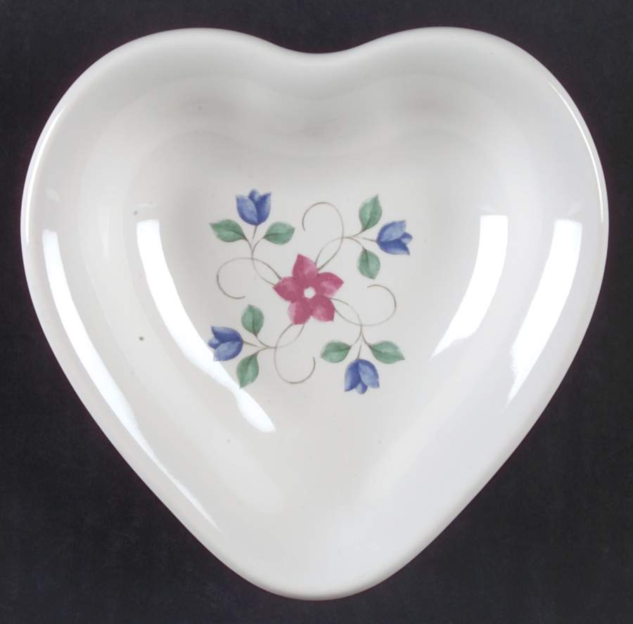Bonnie Brae Heart Shaped Dish by Pfaltzgraff-1