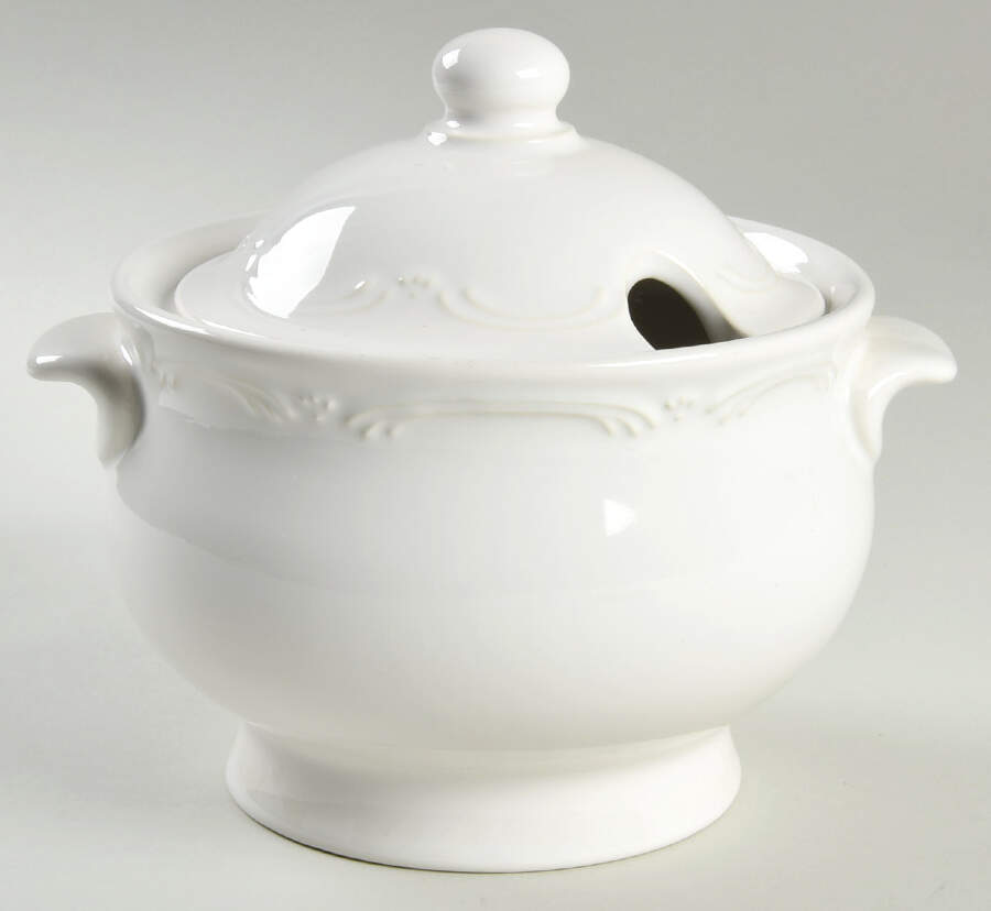 Filigree Mini Tureen & Lid by Pfaltzgraff-1